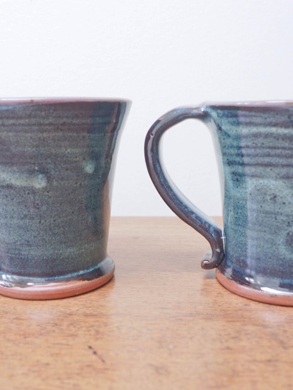 Vtg Handmade Ceramic Mug Pair - Ceramic Cabin Coffee Cup Duo - Picture 2 of 11